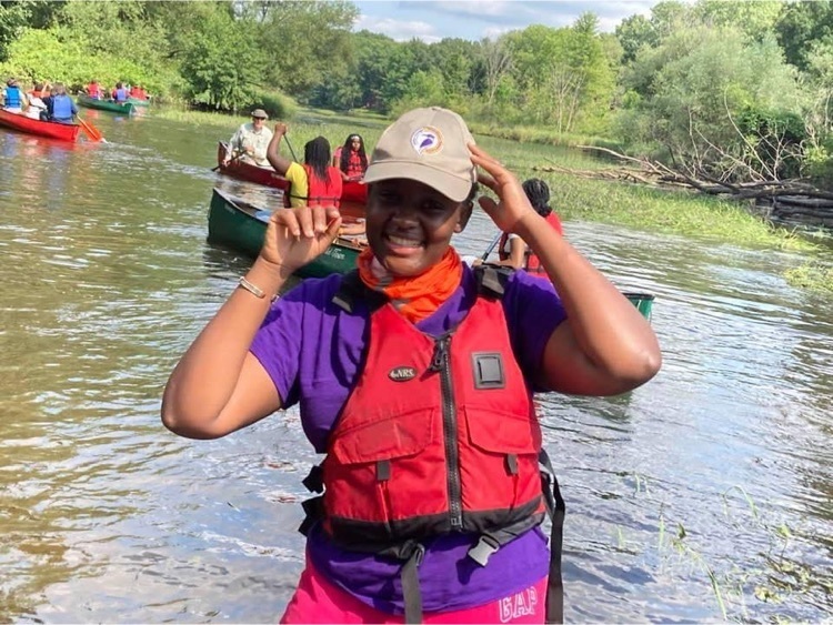 girl ready to canoe